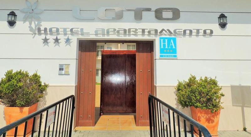 Hotel Apartamentos Loto Conil Conil De La Frontera Exterior photo