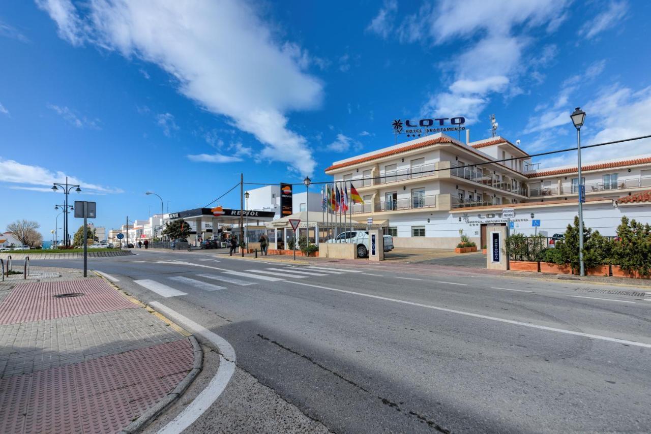Hotel Apartamentos Loto Conil Conil De La Frontera Exterior photo